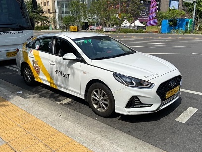 韓国でタクシー運転手の“高齢化”が深刻な問題に…国民の6割が「年齢制限導入」を望むワケ
