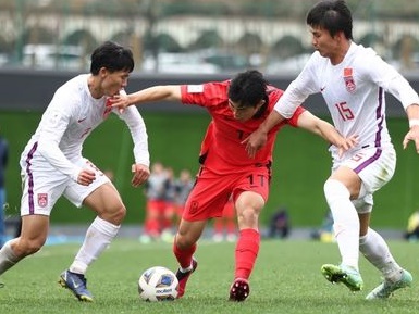 肘打ちにレイトタックル…韓国への“暴力サッカー”を「闘志」と美化する中国