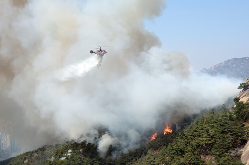 4月2日、韓国各地で発生した山火事