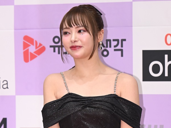 “成人向け”女優・小倉由菜が韓国で人気のワケ、 ぼったくり騒動で垣間見えた魅力とは？