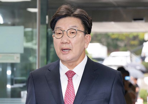 クォン・ソンドン議員