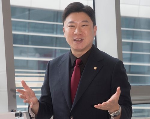 チン・ジョンオ