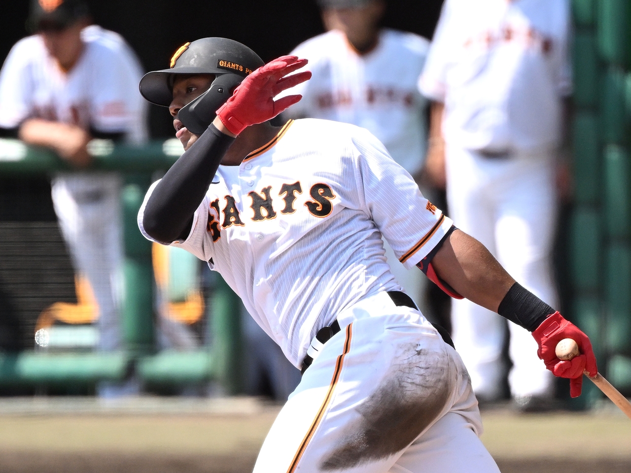 「なぜ追い出された？」韓国も驚き隠せないオコエ巨人退団「“偉大なイ・スンヨプ”に熱望した有望株だったが…」