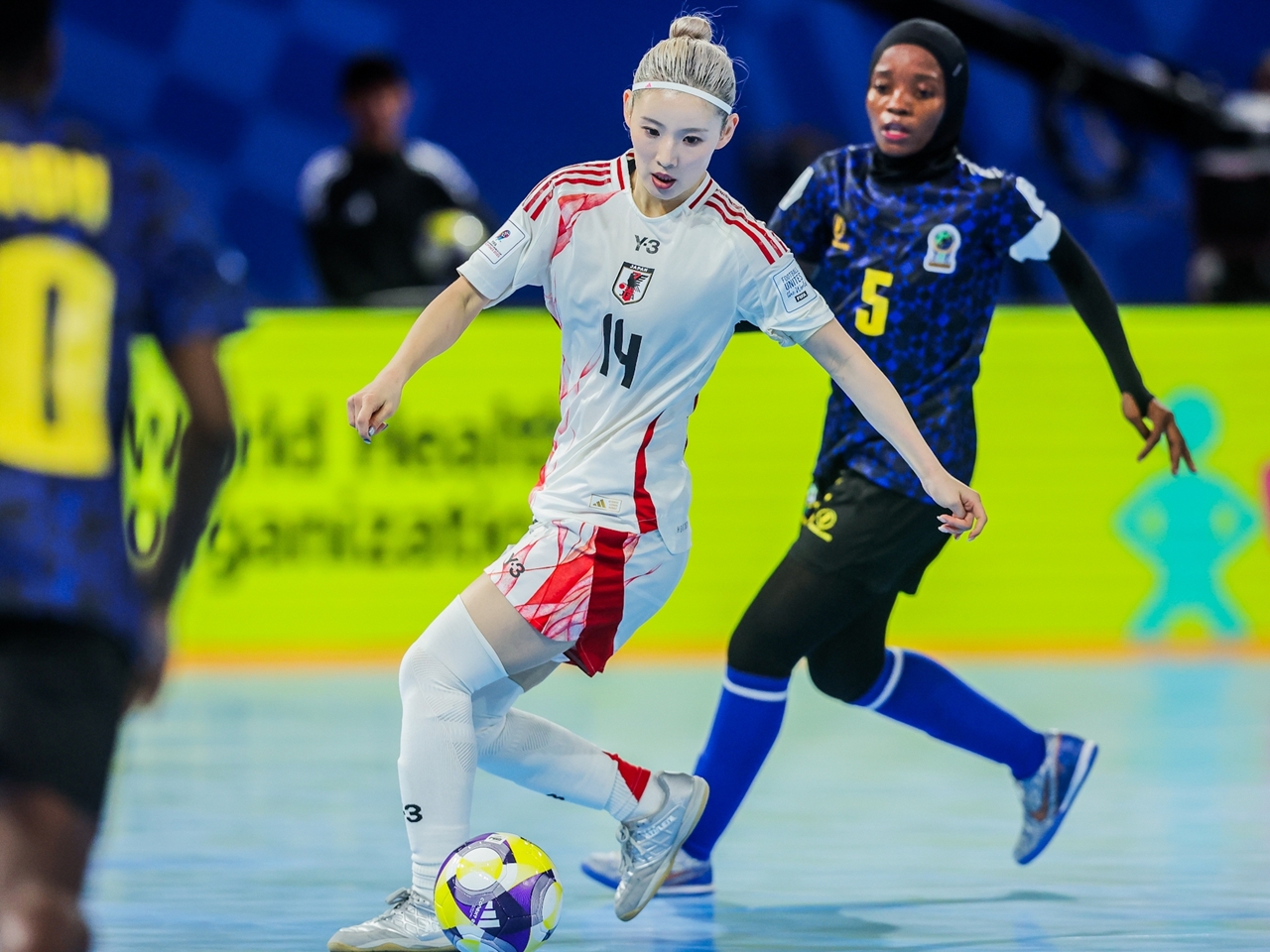 「美貌の日本国家代表！」“フットサル界の天使”の写真集発売に韓国メディアも注目「魅力を余すところなく…」