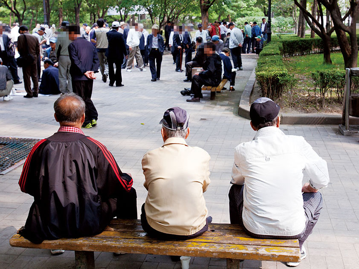 韓国の高齢者の貧困率、OECD加盟38カ国で最も悪い…66歳以上の39.8％、所得が中央値の5割未満