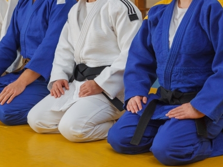 女子高校生の首を絞め脅迫・暴言も「正当な授業」と否定　20代の柔道指導者、虐待容疑認めず【韓国】