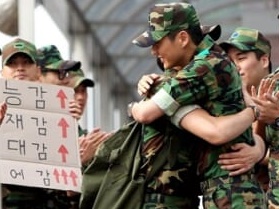 BTSも兵役に行く韓国で「軍隊」にまつわるアンケート調査が話題…イマドキの兵士の悩みとは？